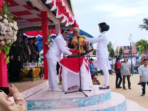 HUT RI ke-80, Camat Marioriawa bersama Dan Ramil, Ka.Polsek dan  Jajaran Gelar Upacara Pengibaran Bendera