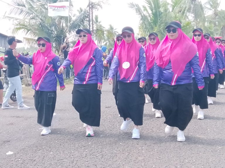 Meriahkan HUT RI ke – 80, Puskesmas Batu-batu Turunkan Tim Gerak Jalannya