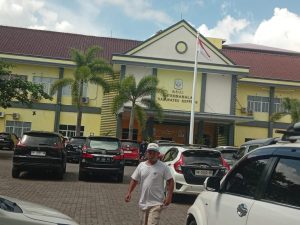 Cleaning Service Rumah Sakit Latemmamala Soppeng: Bekerja Keras Siang dan Malam Demi Kenyamanan Pasien