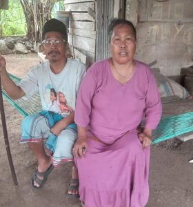 Kisah Pilu Pasangan Lansia di Tanabatue: Puluhan Tahun Tak Pernah Tersentuh Bantuan Pemerintah