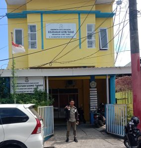 Warga Protes Pembagian Kupon Pasar Murah di Kelurahan Ujung Tanah Makassar